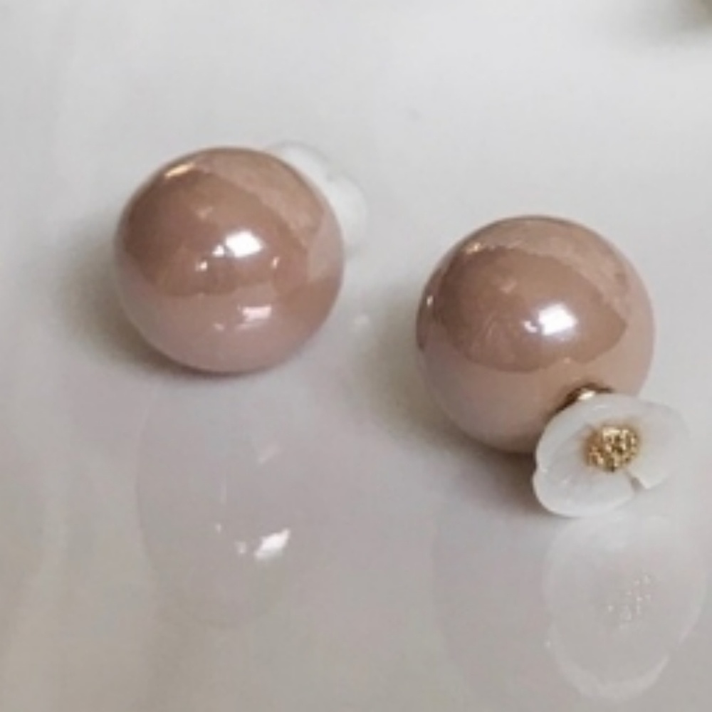 NEW CLASSY DOUBLE SIDED FLOWER STUD EARRINGS - Picture 2 of 6